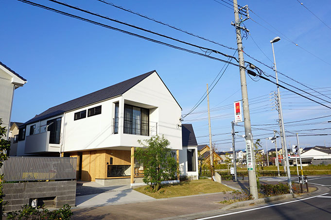 常滑の美容室と住宅